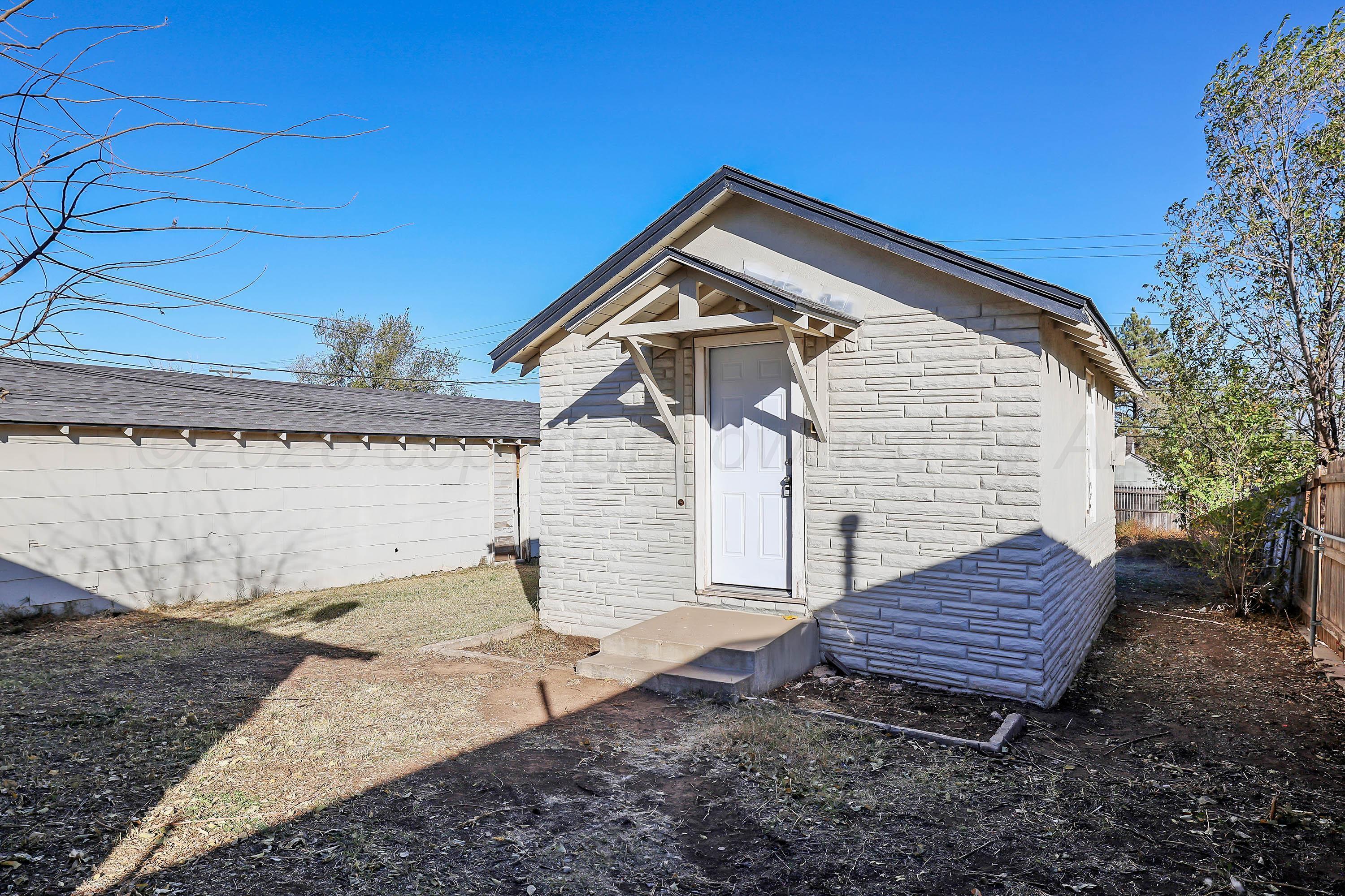 4240 Southwest 10th Avenue Amarillo, TX 79106 - Photo 2 of 8 2-Front