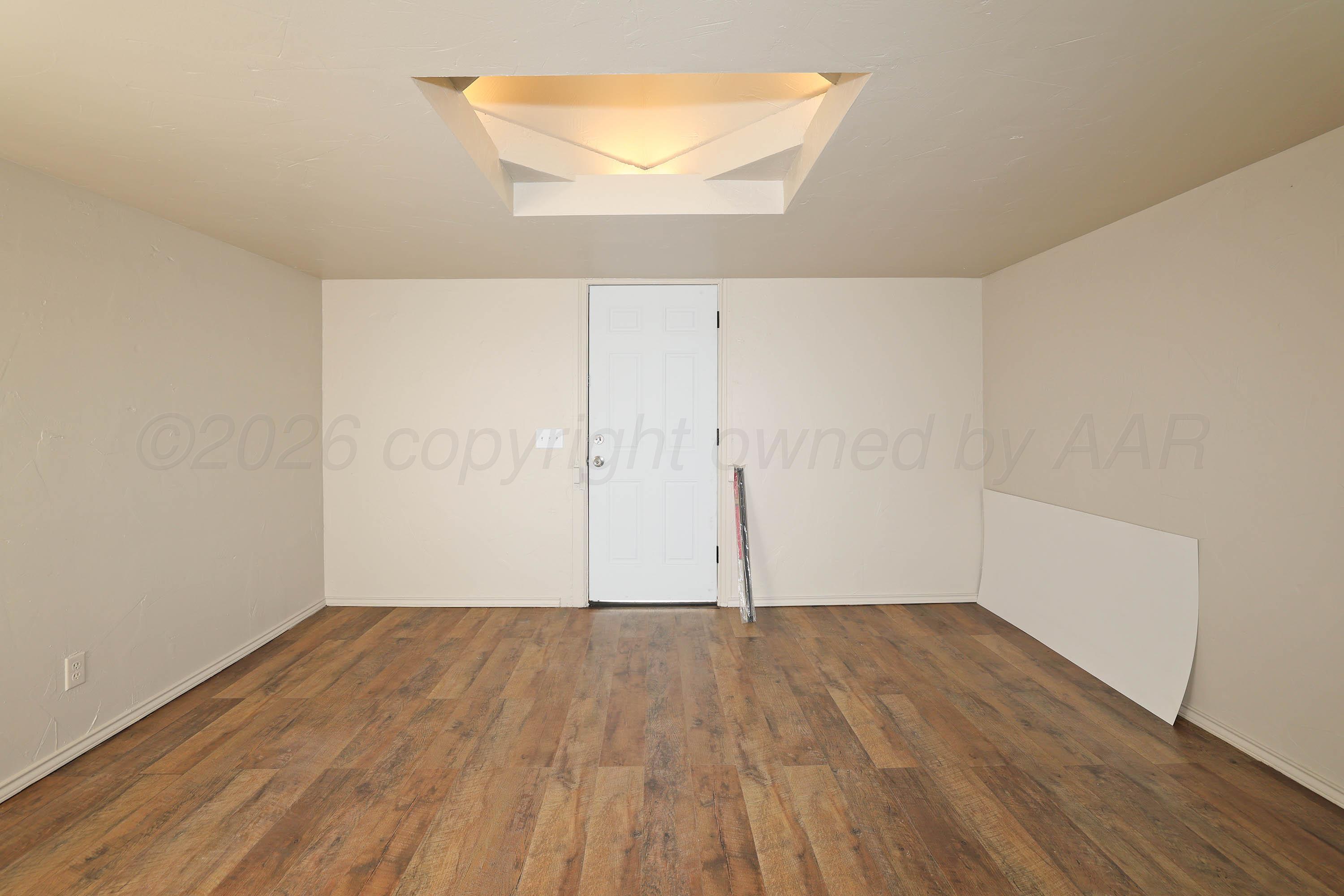 4240 Southwest 10th Avenue Amarillo, TX 79106 - Photo 3 of 8 3-Living Area