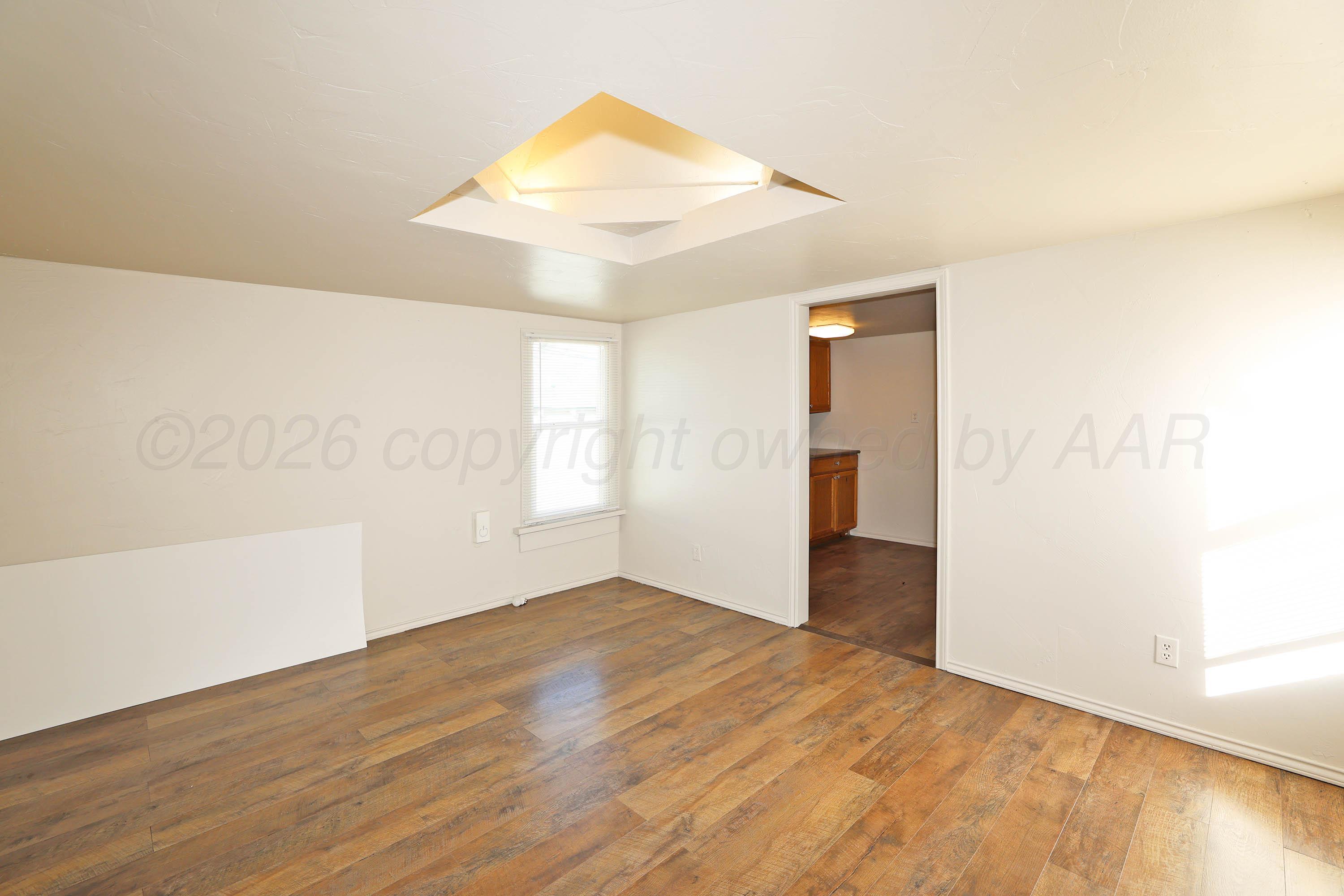 4240 Southwest 10th Avenue Amarillo, TX 79106 - Photo 4 of 8 4-Living Area