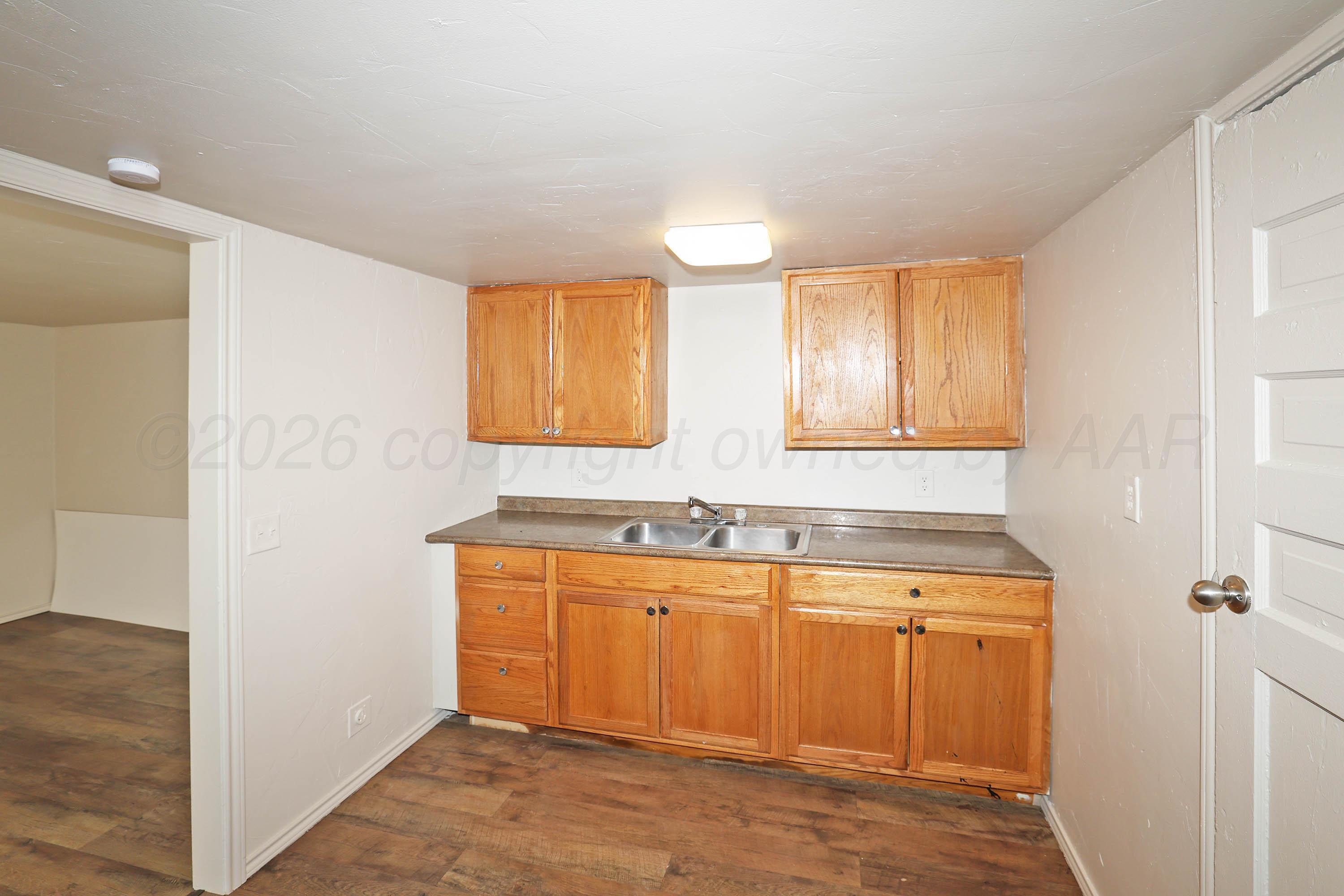 4240 Southwest 10th Avenue Amarillo, TX 79106 - Photo 6 of 8 6-Kitchen