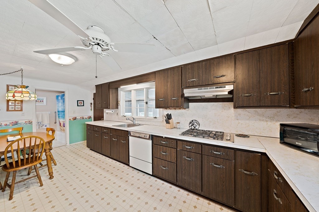 9 Island View Road Hull, MA 02045 - Photo 7 of 39 Gallery Image 7