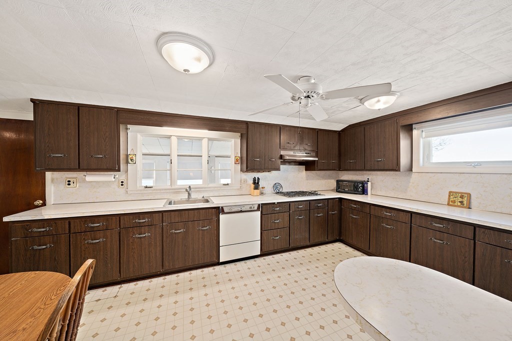 9 Island View Road Hull, MA 02045 - Photo 9 of 39 Gallery Image 9