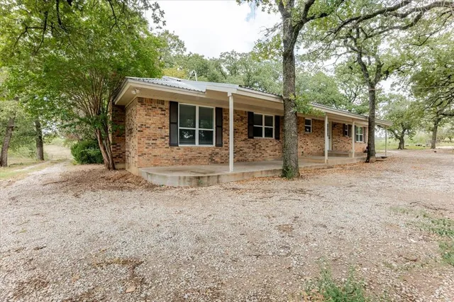 a front view of house with yard
