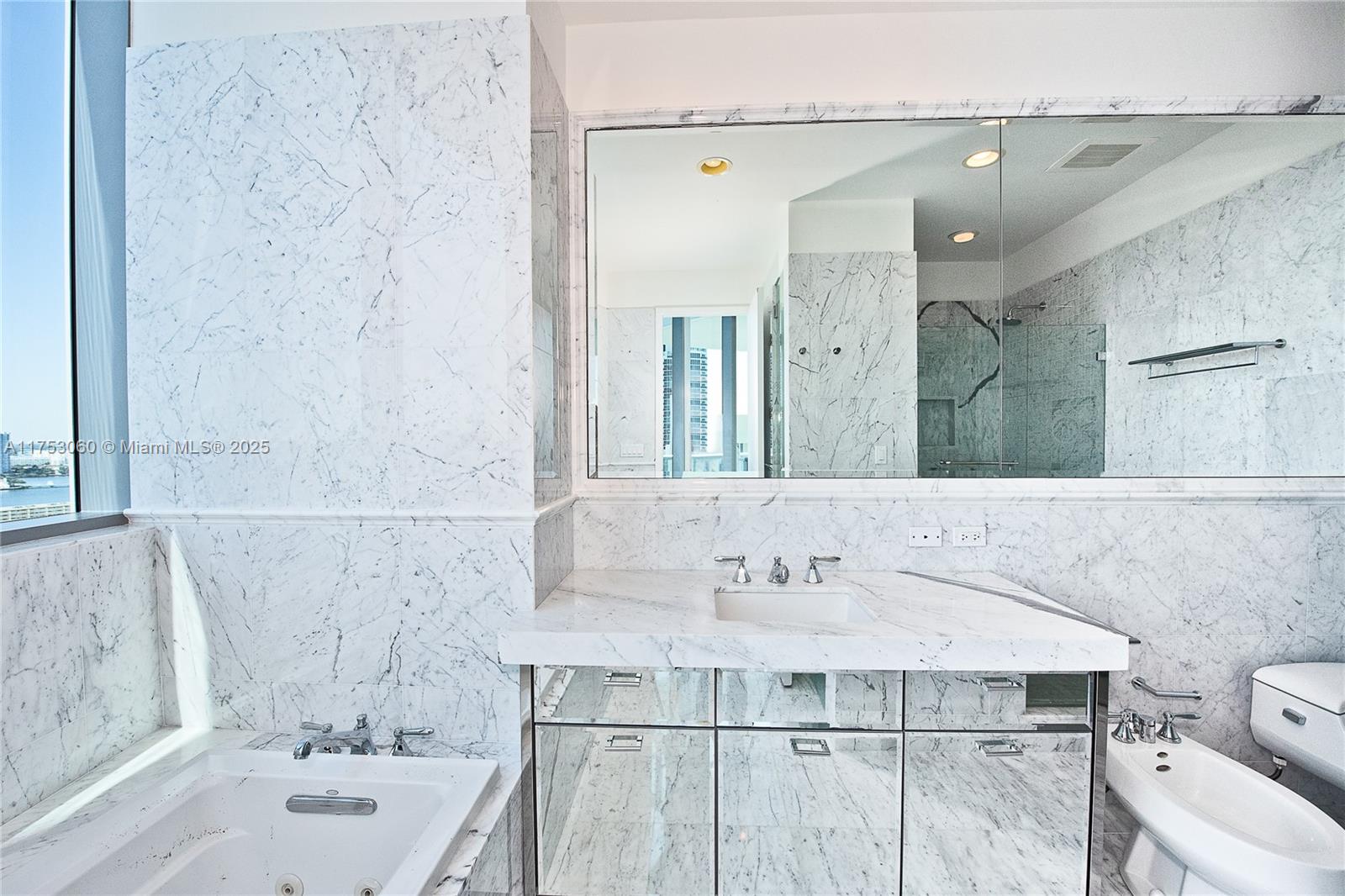 17475 Collins Avenue, Unit 2003 Sunny Isles Beach, FL 33160 - Photo 16 of 22