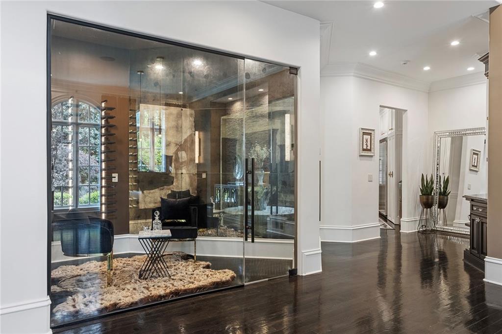 755 Heards Ferry Road Northwest Atlanta, GA 30328 - Photo 15 of 102