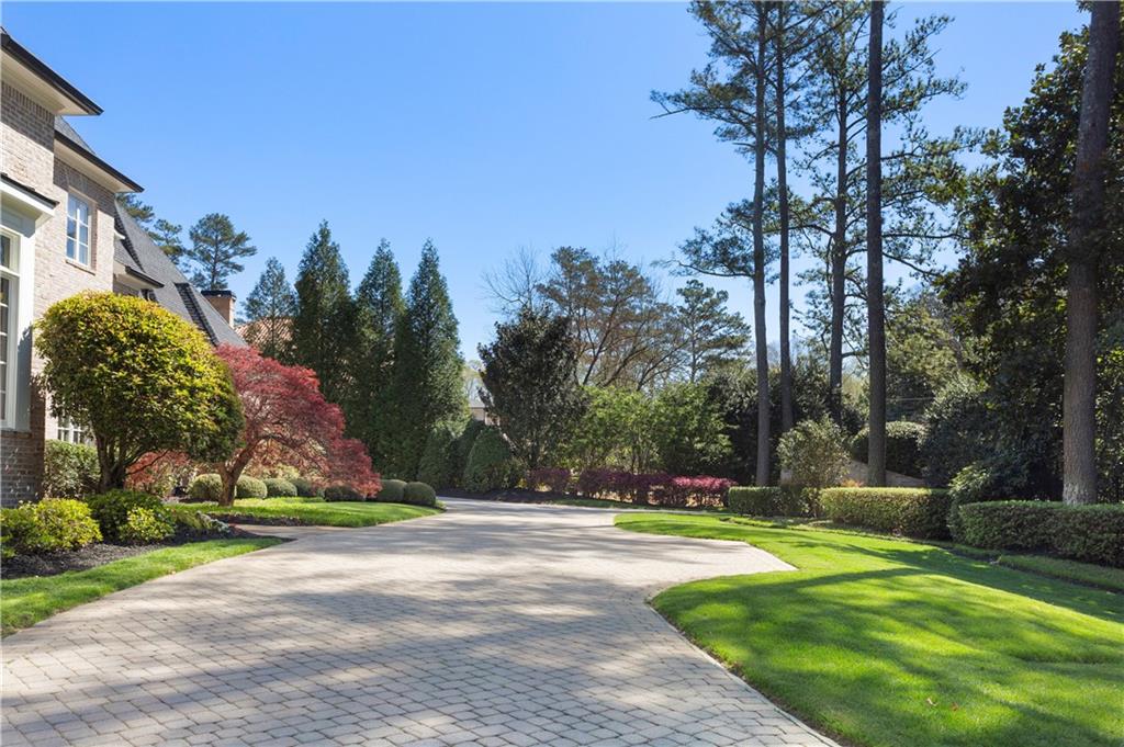 755 Heards Ferry Road Northwest Atlanta, GA 30328 - Photo 5 of 102