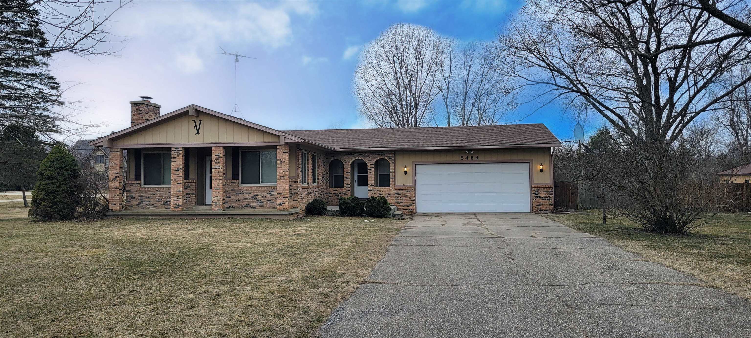 5469 Deland Road Flushing, MI 48433 - Photo 1 of 44 50103972.JPG