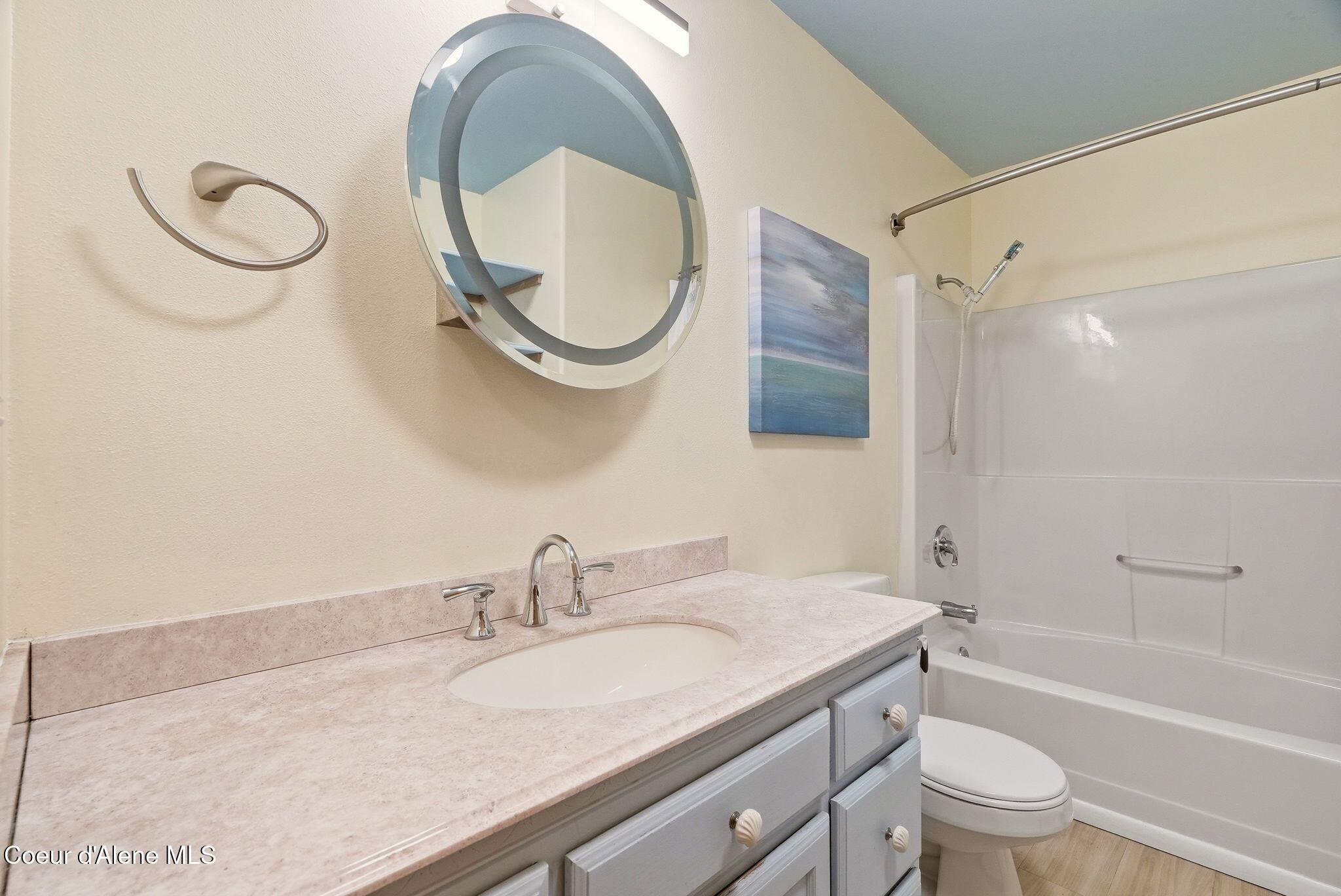 955 Bottle Bay Road Sagle, ID 83860 - Photo 27 of 66 Bathroom
