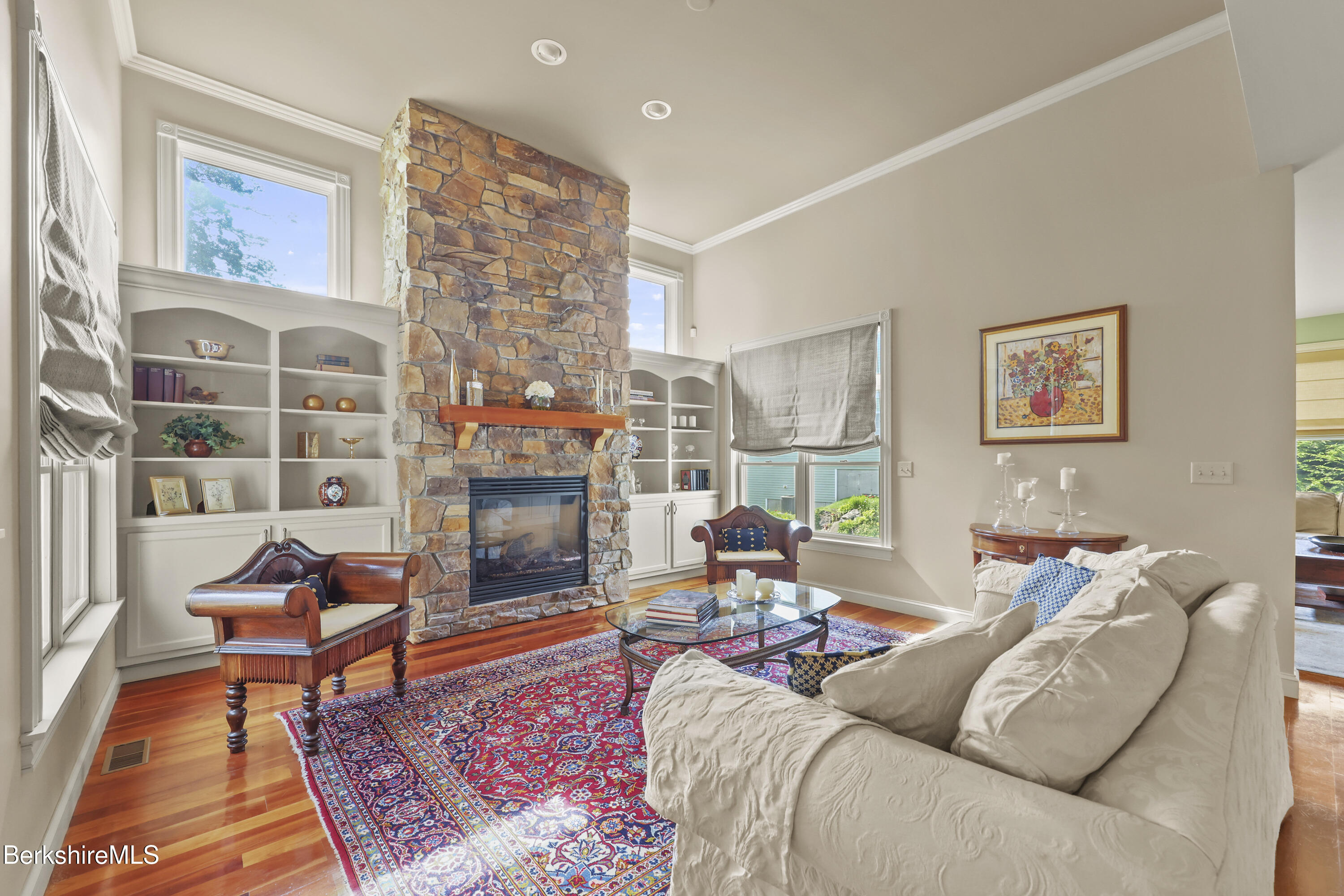 35 Meadow Ridge Drive Pittsfield, MA 01201 - Photo 15 of 81 Living Room