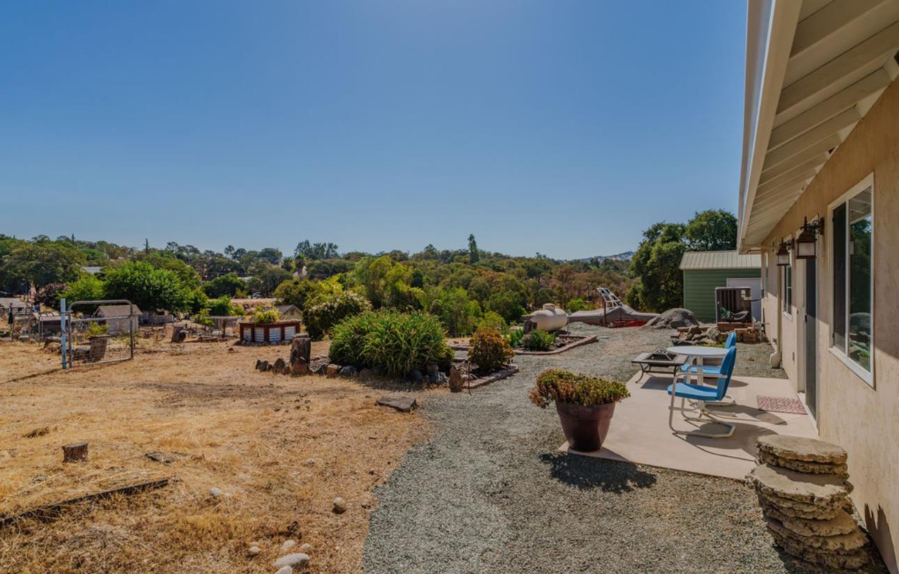 5825 Rippon Road Valley Springs, CA 95252 - Photo 33 of 45 a view of a terrace with sitting area