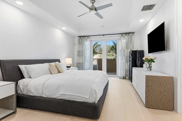 $1,695,000 | 122 Southeast 6th Avenue, Unit 3, Delray Beach, FL 33483