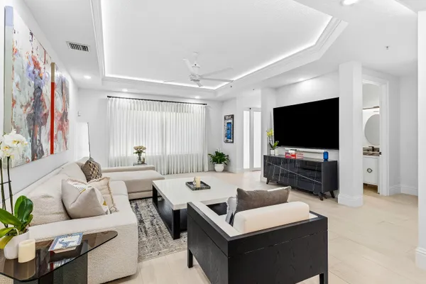 $1,695,000 | 122 Southeast 6th Avenue, Unit 3, Delray Beach, FL 33483