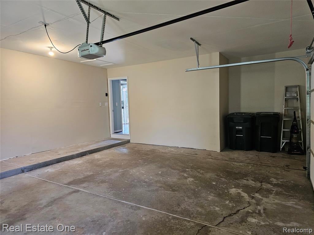 2070 Winchester Road Rochester Hills, MI 48307 - Photo 24 of 26 Gallery Image 24