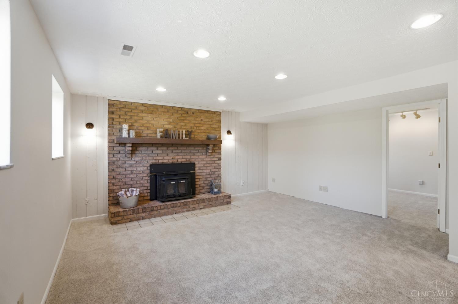 6340 Sheed Road Cincinnati, OH 45247 - Photo 37 of 60