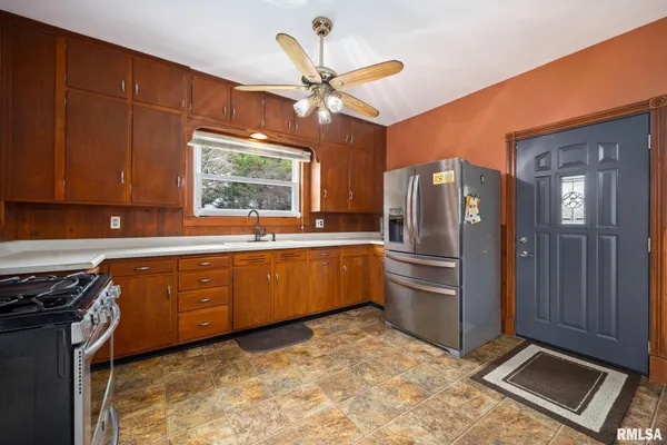 $274,500 | 2423 North Cramer Road, Elmwood, IL 61529