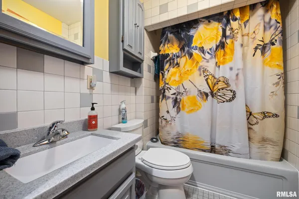 $274,500 | 2423 North Cramer Road, Elmwood, IL 61529