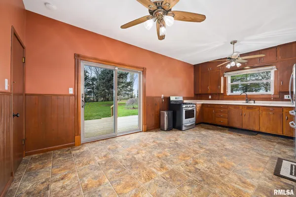 $274,500 | 2423 North Cramer Road, Elmwood, IL 61529