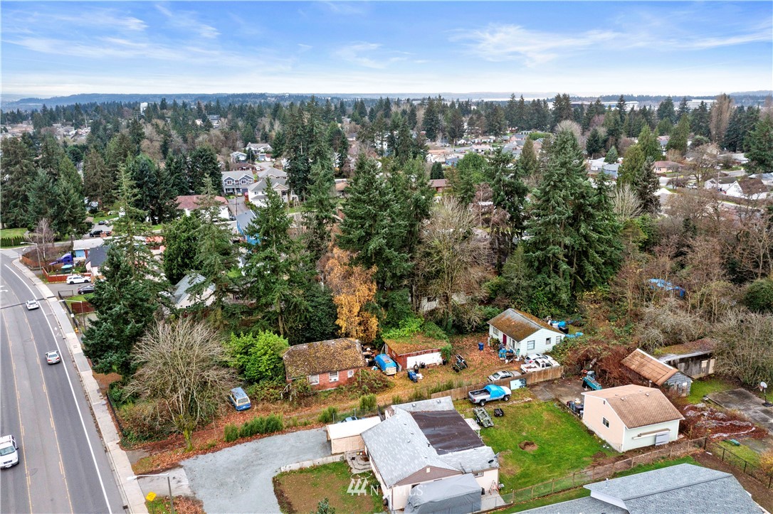 16619 Military Road South SeaTac, WA 98188 - Photo 5 of 12 an outdoor space with furniture