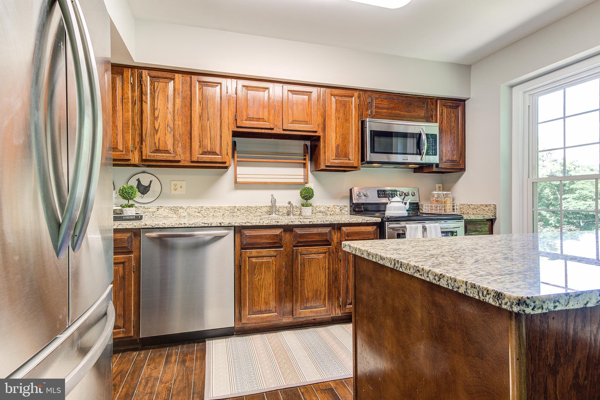 2165 Pond View Court Reston, VA 20191 - Photo 13 of 34 Gallery Image 13