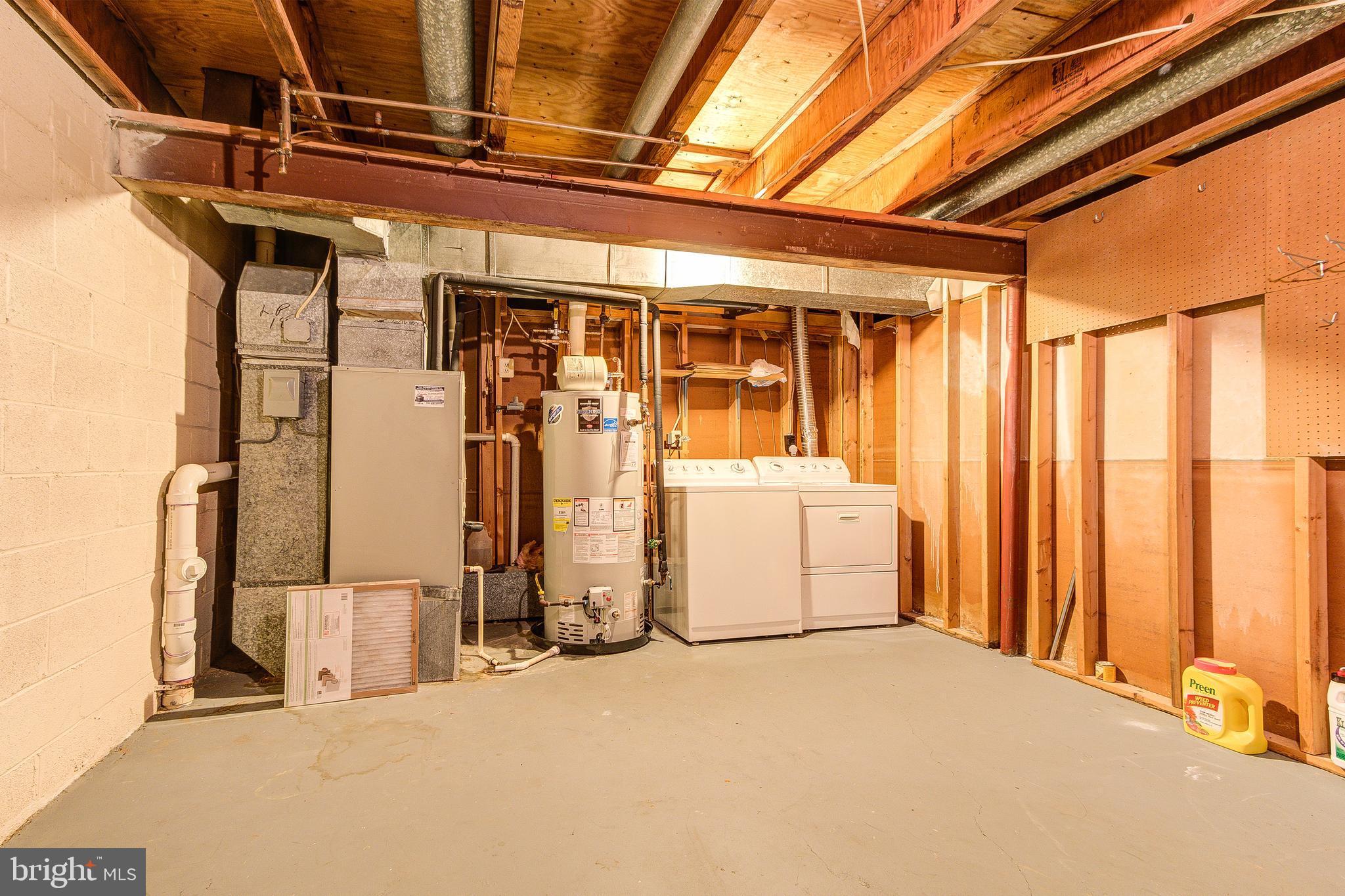 2165 Pond View Court Reston, VA 20191 - Photo 27 of 34 Gallery Image 27
