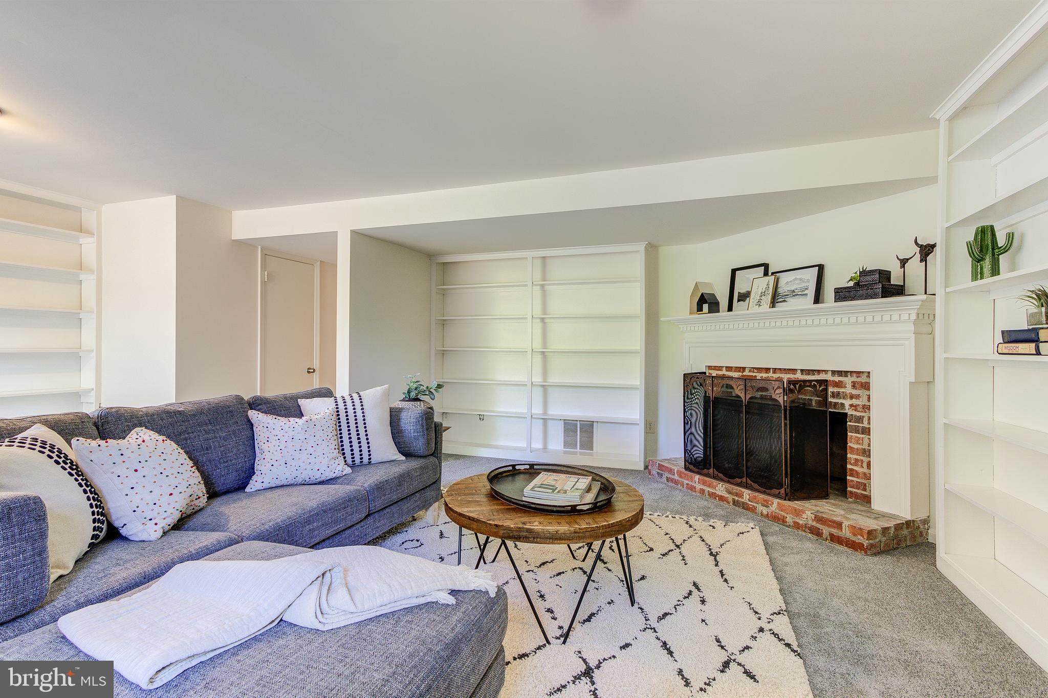 2165 Pond View Court Reston, VA 20191 - Photo 29 of 34 Gallery Image 29