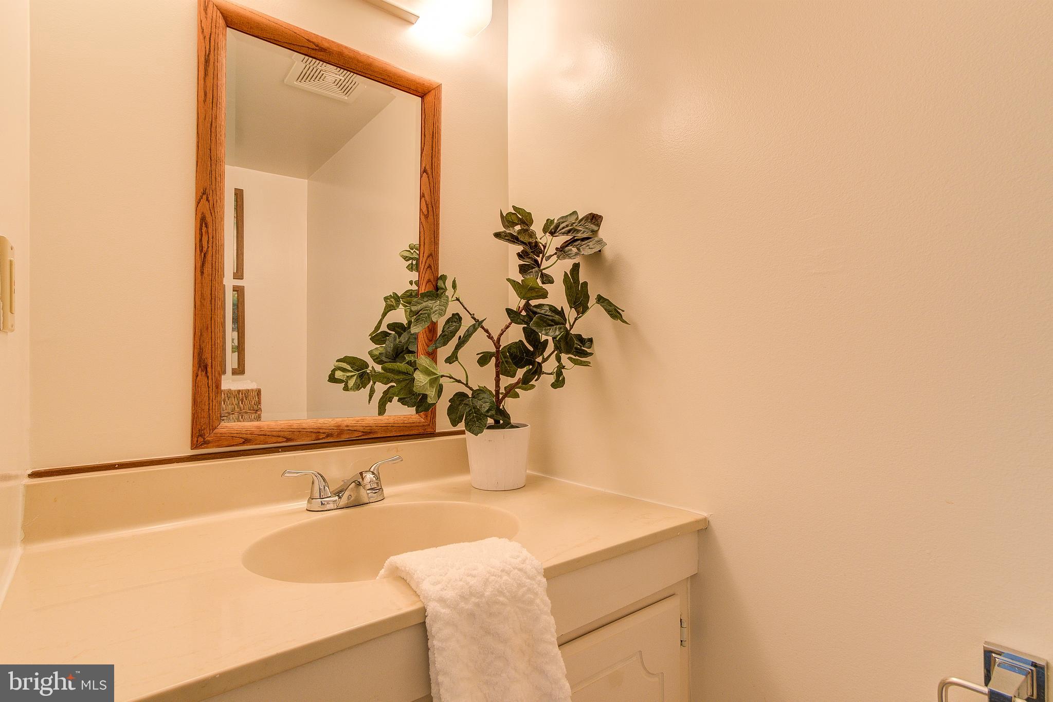 2165 Pond View Court Reston, VA 20191 - Photo 32 of 34 Gallery Image 32