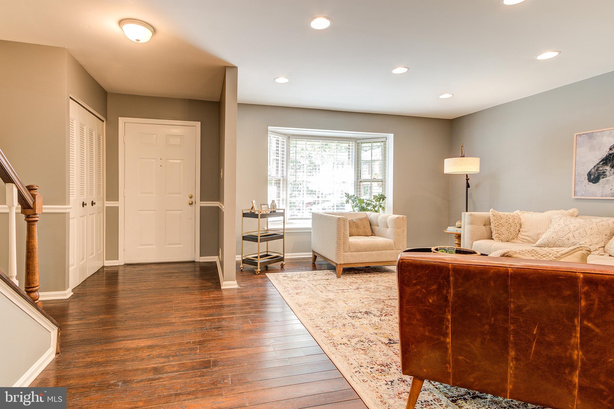 2165 Pond View Court Reston, VA 20191 - Photo 5 of 34 Gallery Image 5