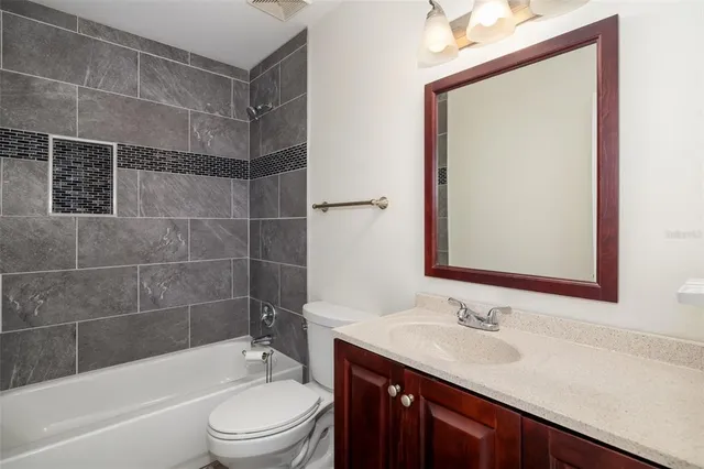 $689,000 | 2513 Avenue B, Unit B, Bradenton Beach, FL 34217