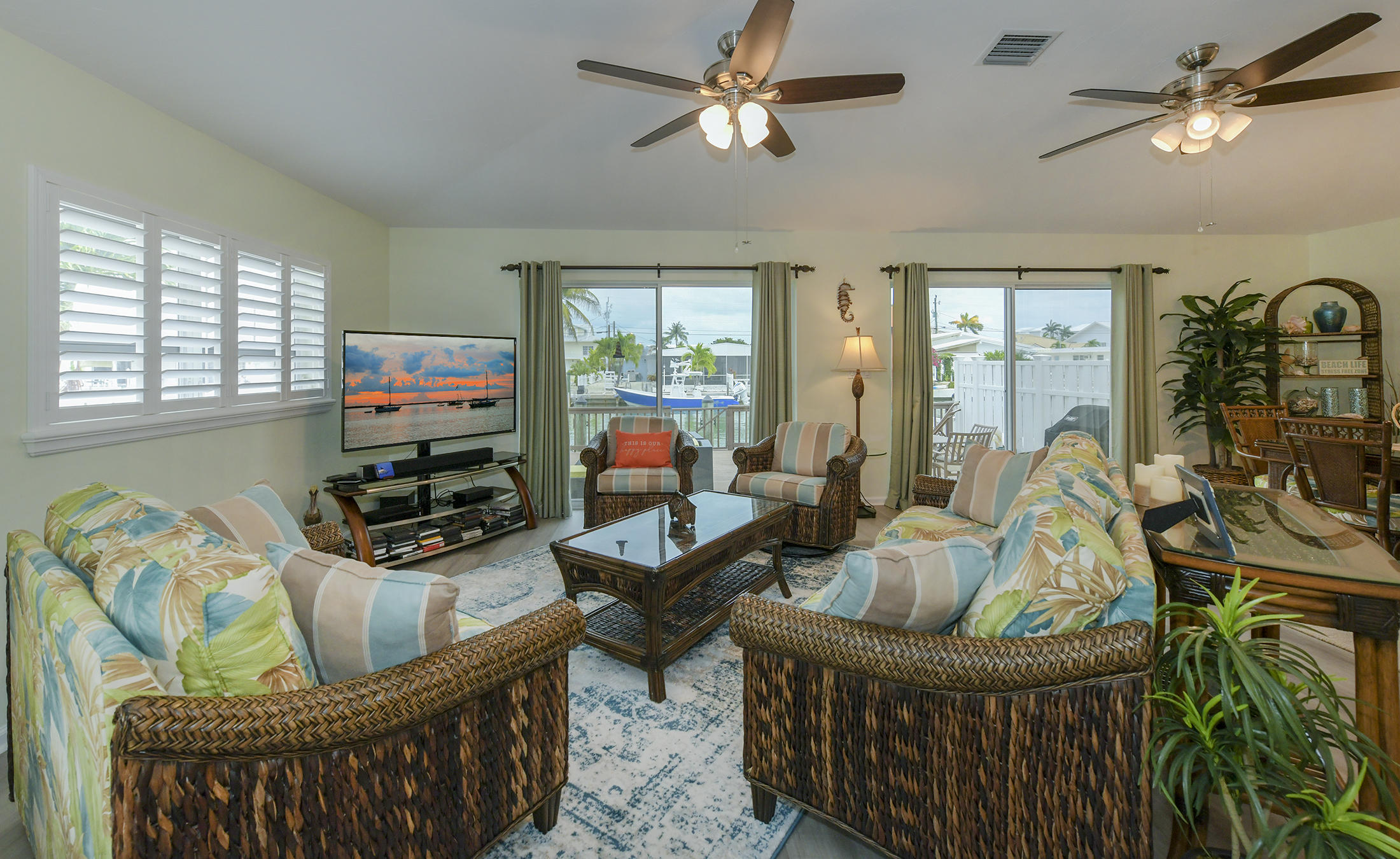 270 10th Street Key Colony Beach, FL 33051 - Photo 11 of 23 Living Room