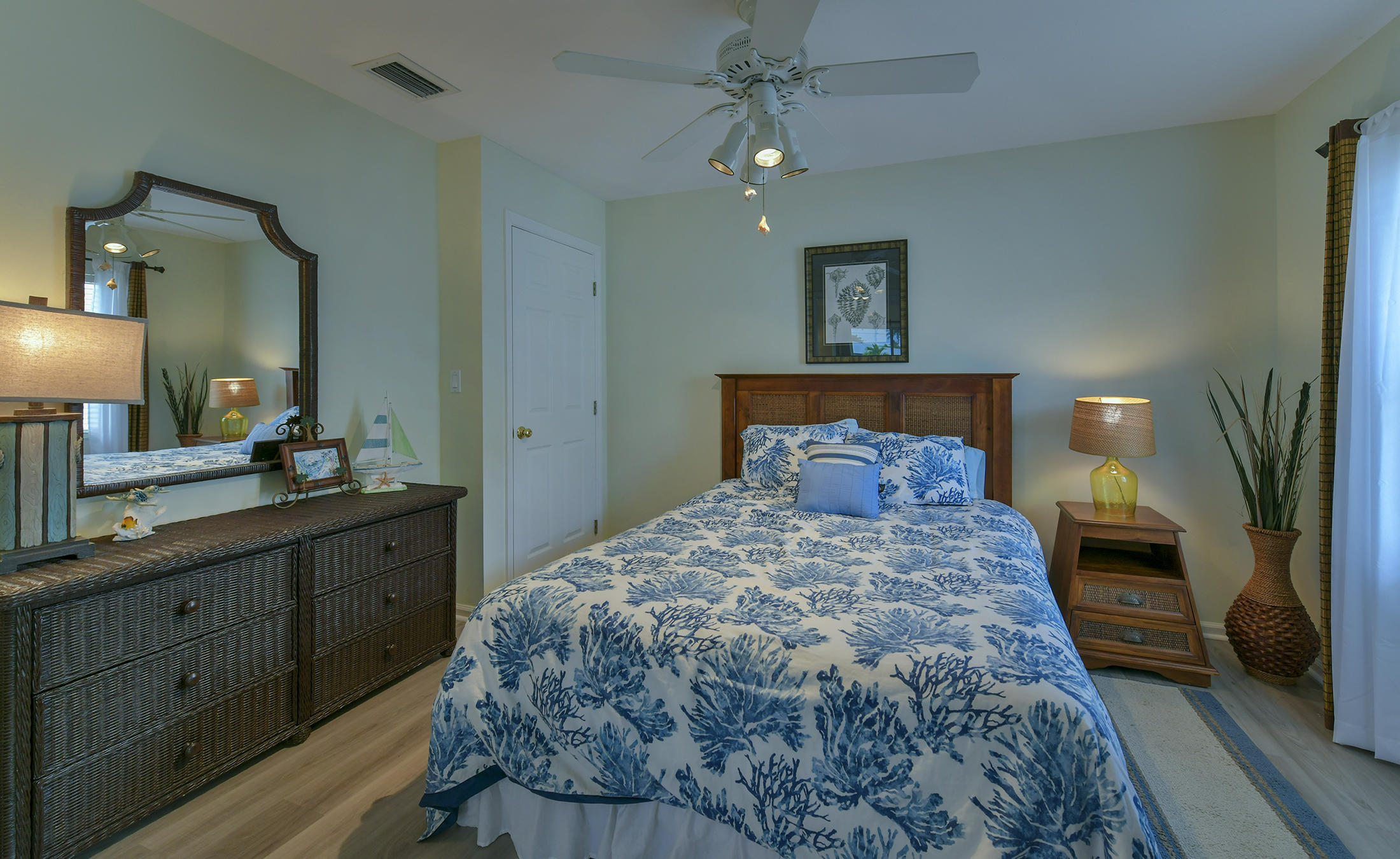 270 10th Street Key Colony Beach, FL 33051 - Photo 22 of 23 Tastefully Decorated