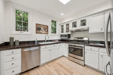 $1,593,000 | 14 Scenic Avenue, San Anselmo, CA 94960