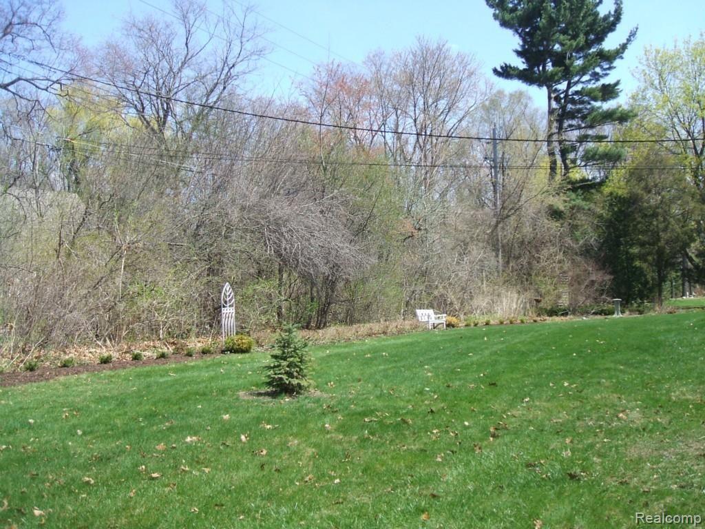 7135 Bingham Road Bloomfield Hills, MI 48301 - Photo 24 of 26 Yard