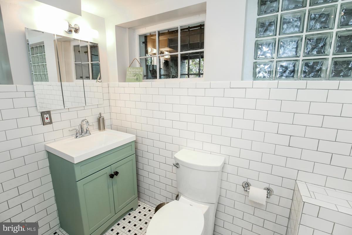 1018 Park Road Northwest Washington, DC 20010 - Photo 22 of 30 Interior (General)