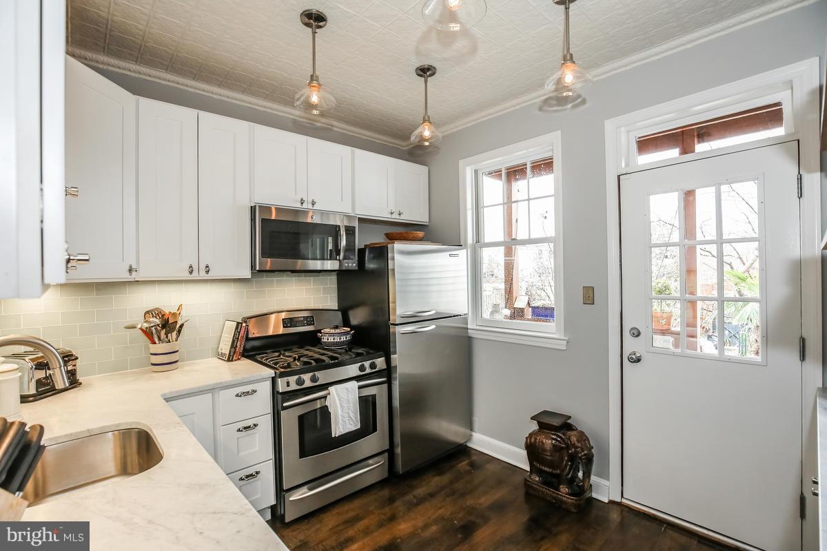 1018 Park Road Northwest Washington, DC 20010 - Photo 8 of 30 Interior (General)