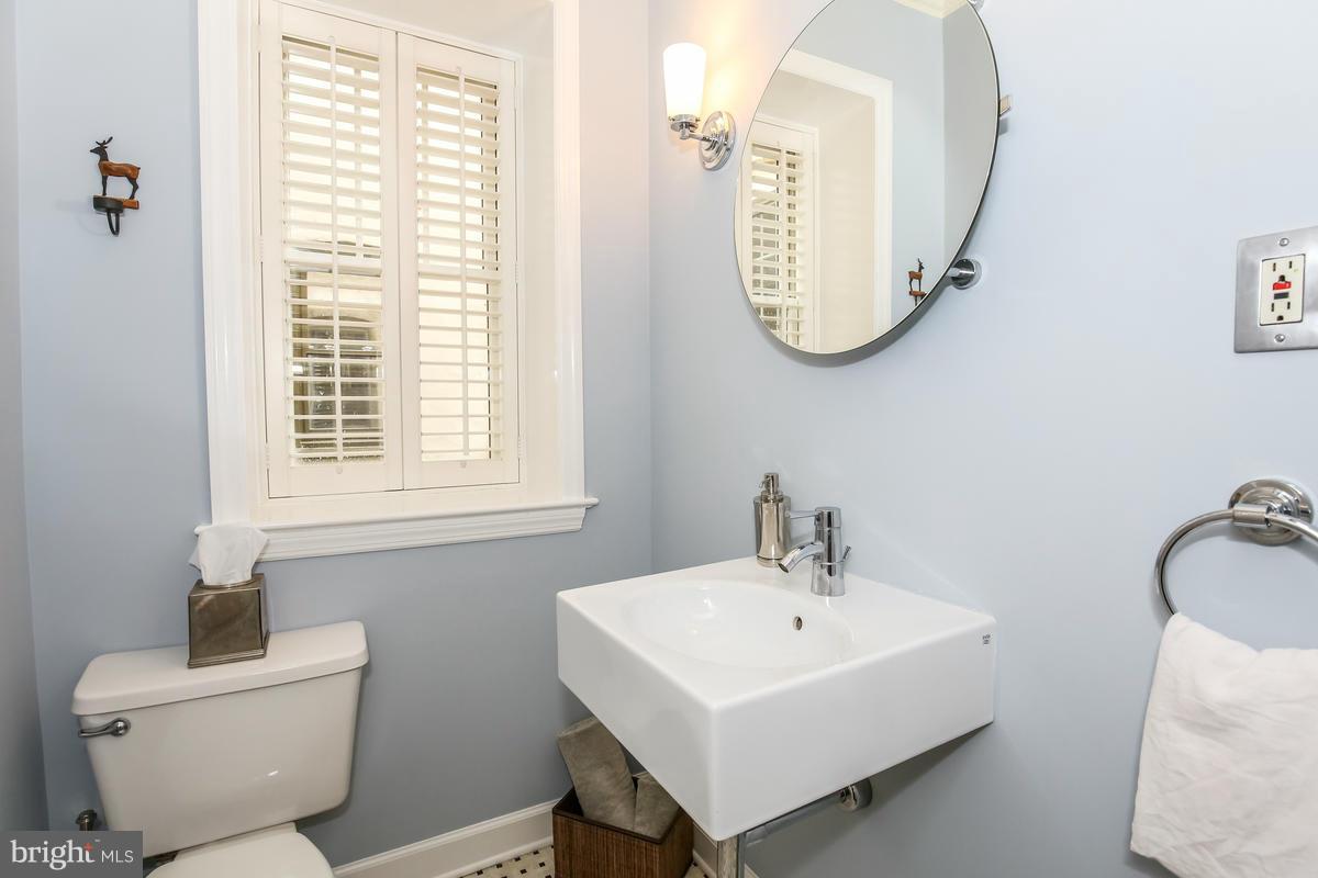 1018 Park Road Northwest Washington, DC 20010 - Photo 10 of 30 Interior (General)