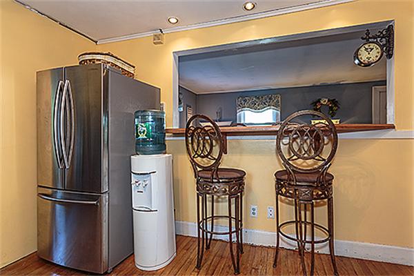 15 Curtis Road Woburn, MA 01801 - Photo 3 of 18 Gallery Image 3