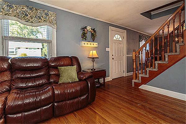 15 Curtis Road Woburn, MA 01801 - Photo 6 of 18 Gallery Image 6