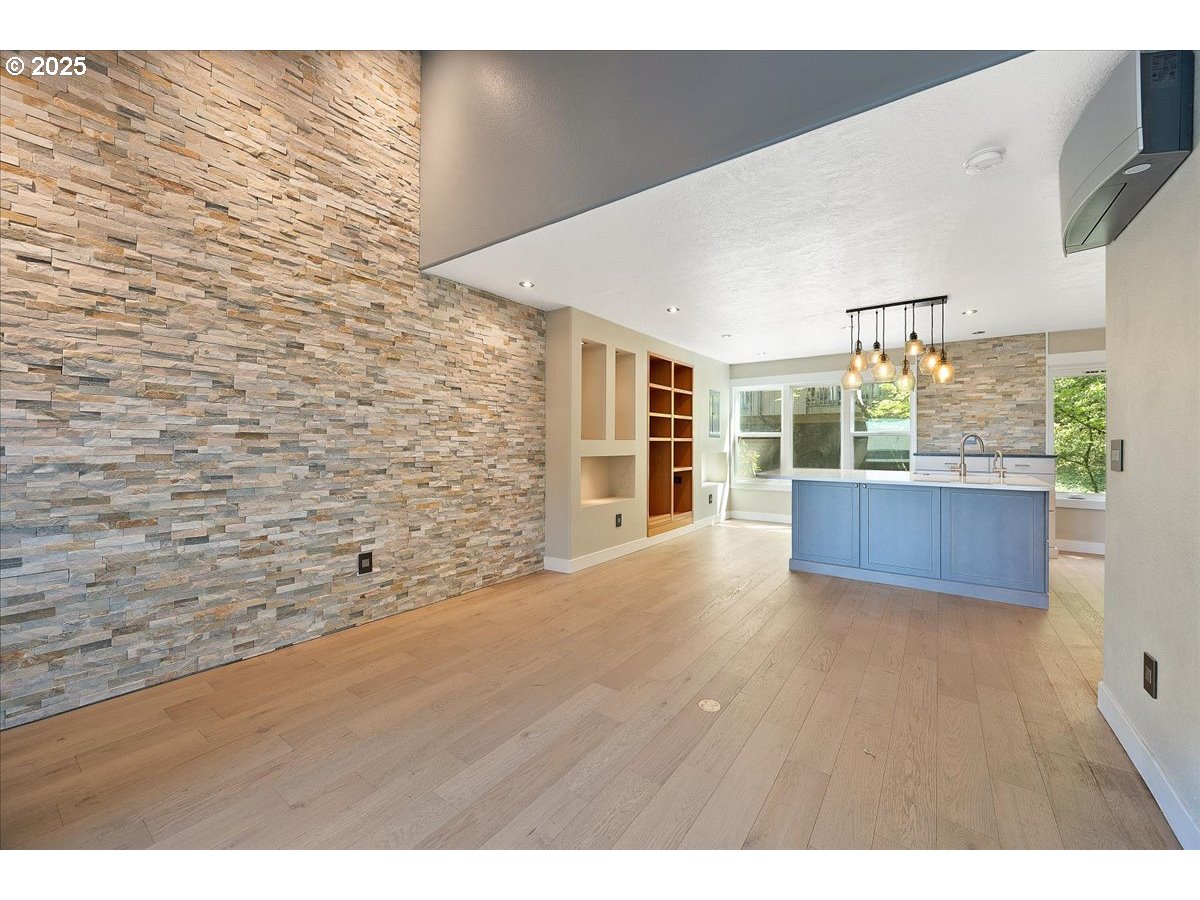 7752 Southwest Barnes Road, Unit B Portland, OR 97225 - Photo 13 of 24 Gallery Image 13