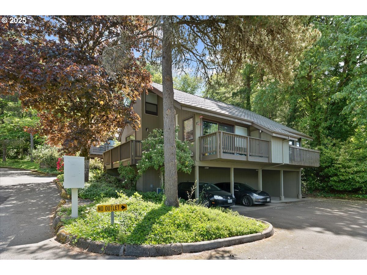 7752 Southwest Barnes Road, Unit B Portland, OR 97225 - Photo 24 of 24 Gallery Image 24