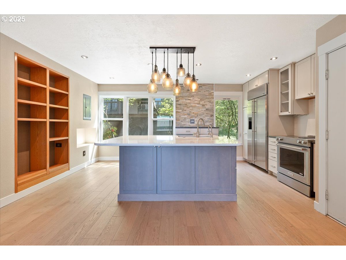 7752 Southwest Barnes Road, Unit B Portland, OR 97225 - Photo 5 of 24 Gallery Image 5