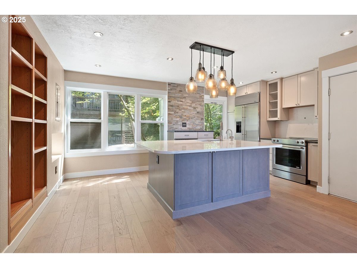 7752 Southwest Barnes Road, Unit B Portland, OR 97225 - Photo 6 of 24 Gallery Image 6