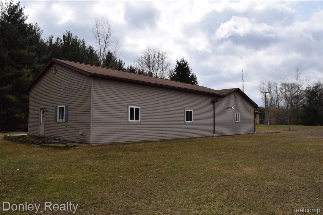 2220 Urban Road Snover, MI 48472 - Photo 30 of 44 DSC_1719.JPG
