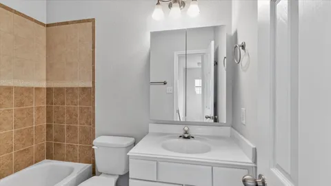 $379,900 | 4439 Spencer Street, Houston, TX 77007