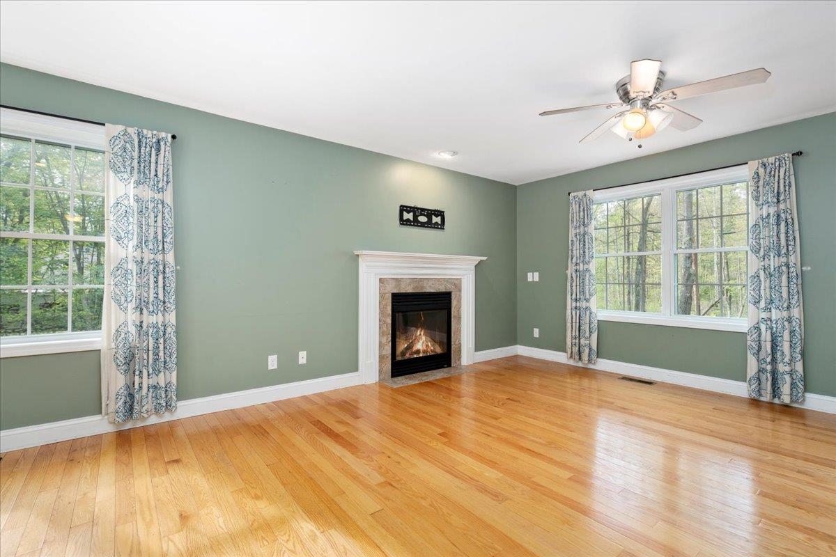 34 Old Derry Road Londonderry, NH 03053 - Photo 3 of 33 Gallery Image 3
