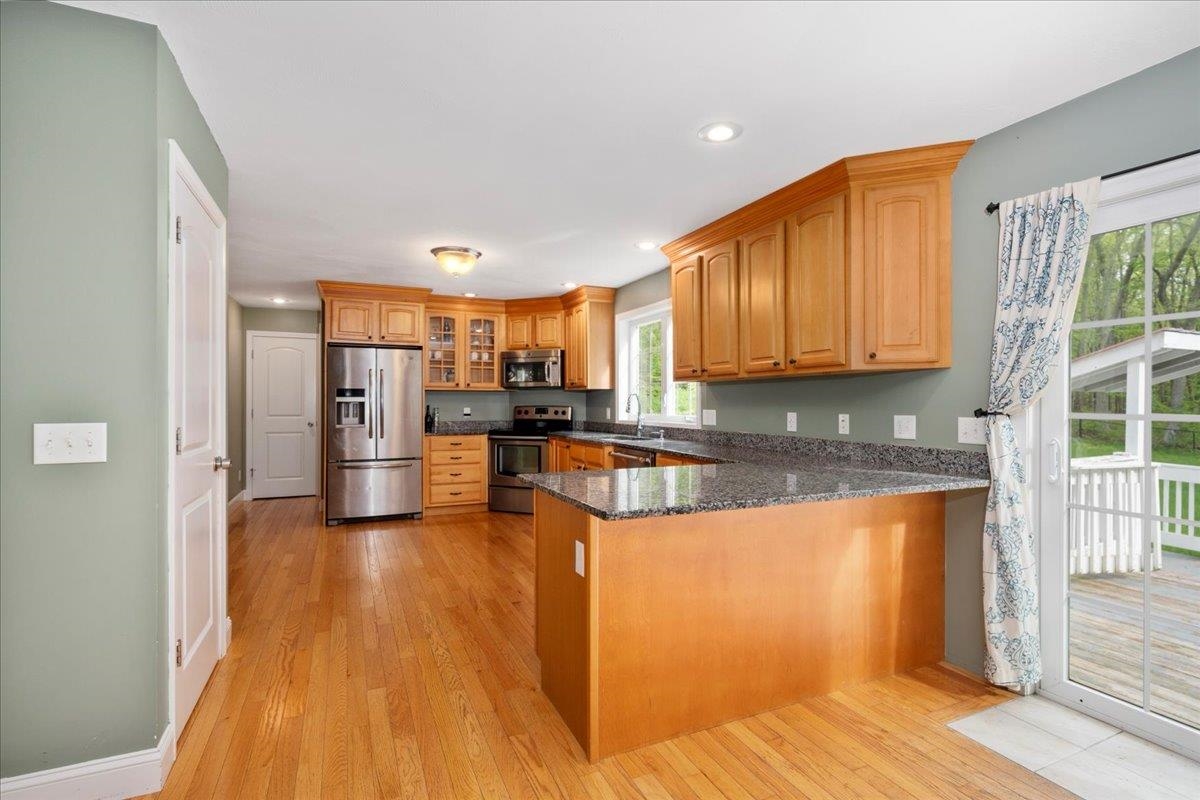 34 Old Derry Road Londonderry, NH 03053 - Photo 6 of 33 Gallery Image 6