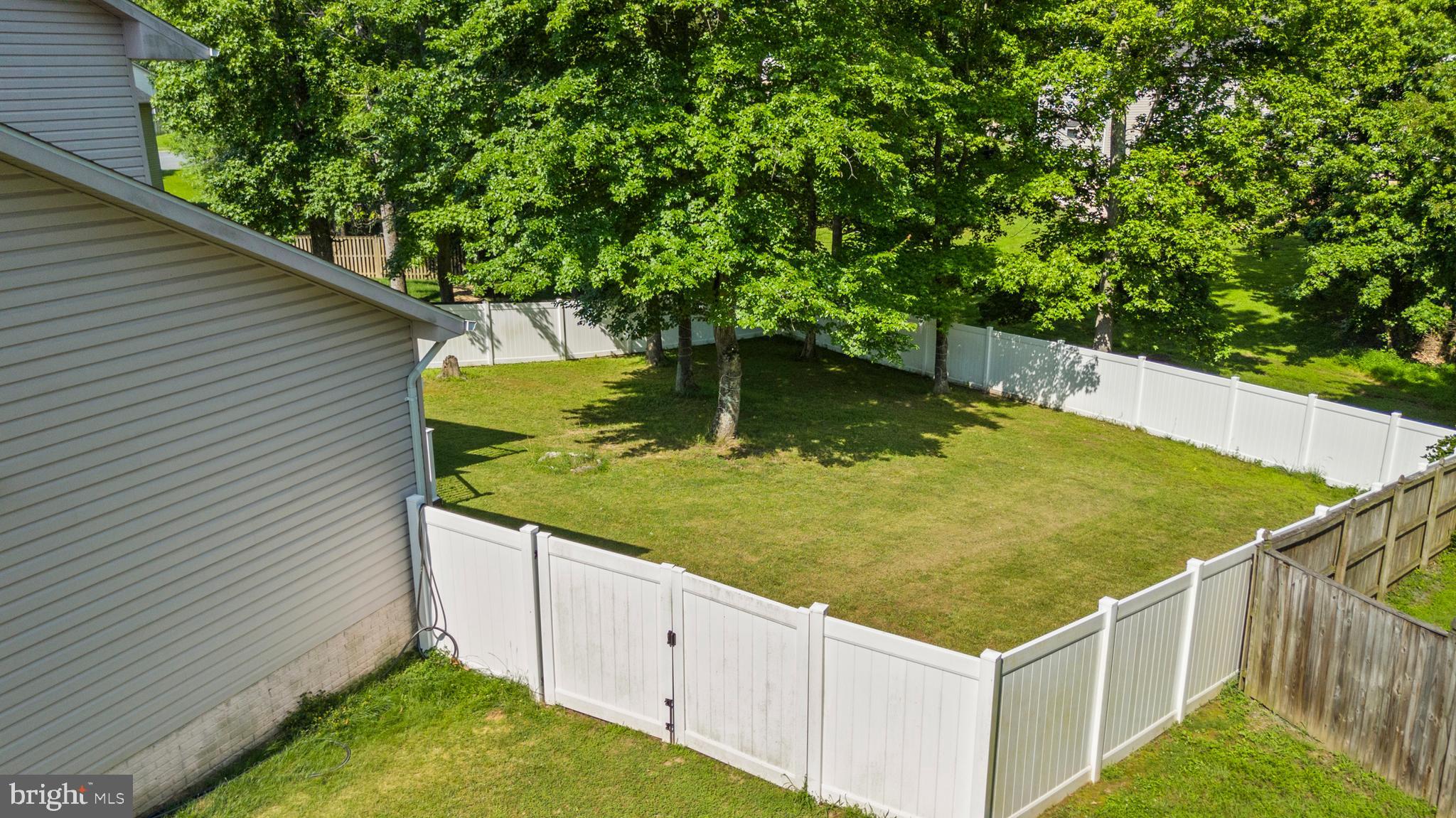 8910 Edison Lane Clinton, MD 20735 - Photo 45 of 51 a view of yard from balcony