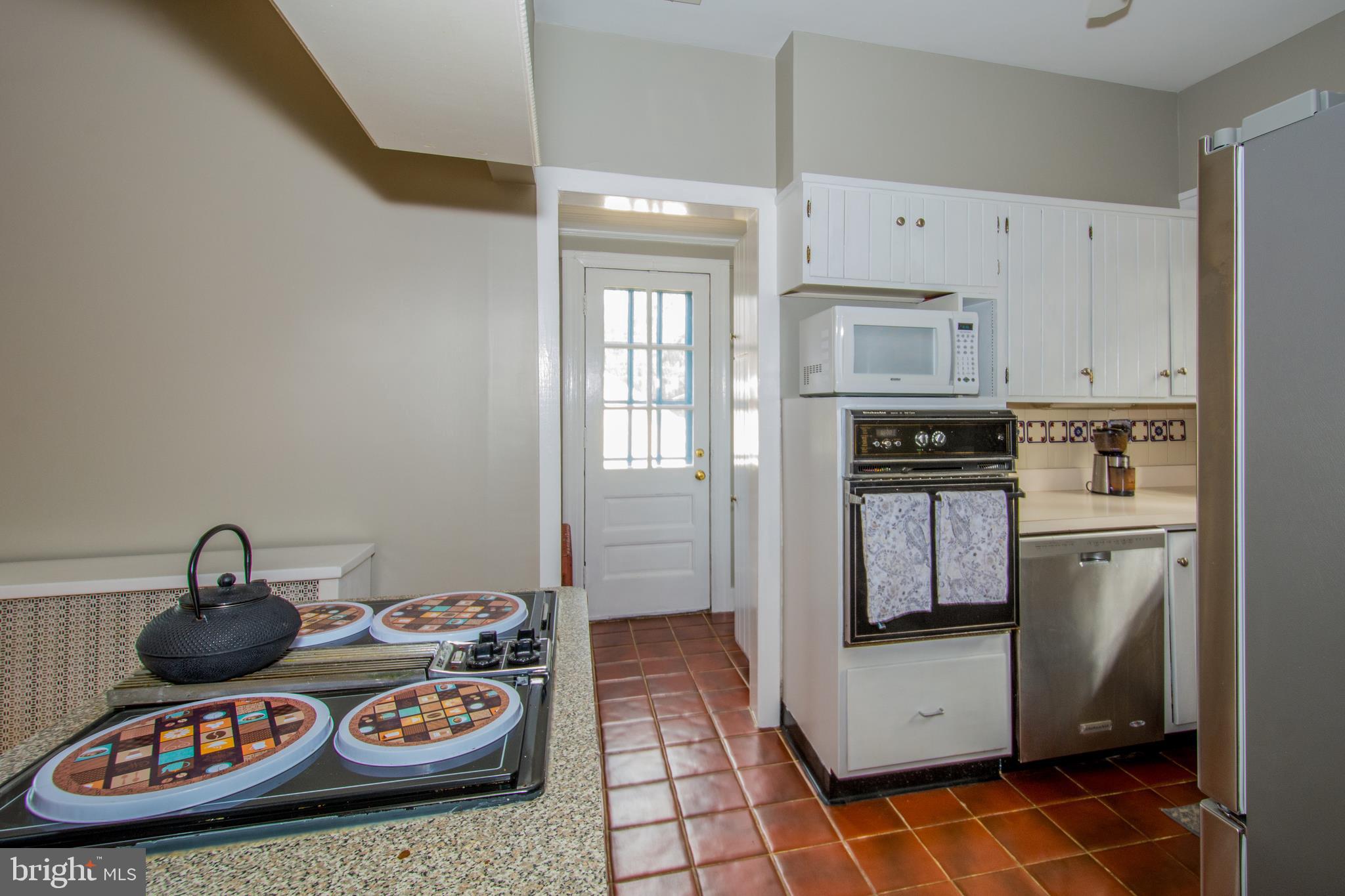 2402 Everton Road Baltimore, MD 21209 - Photo 13 of 44