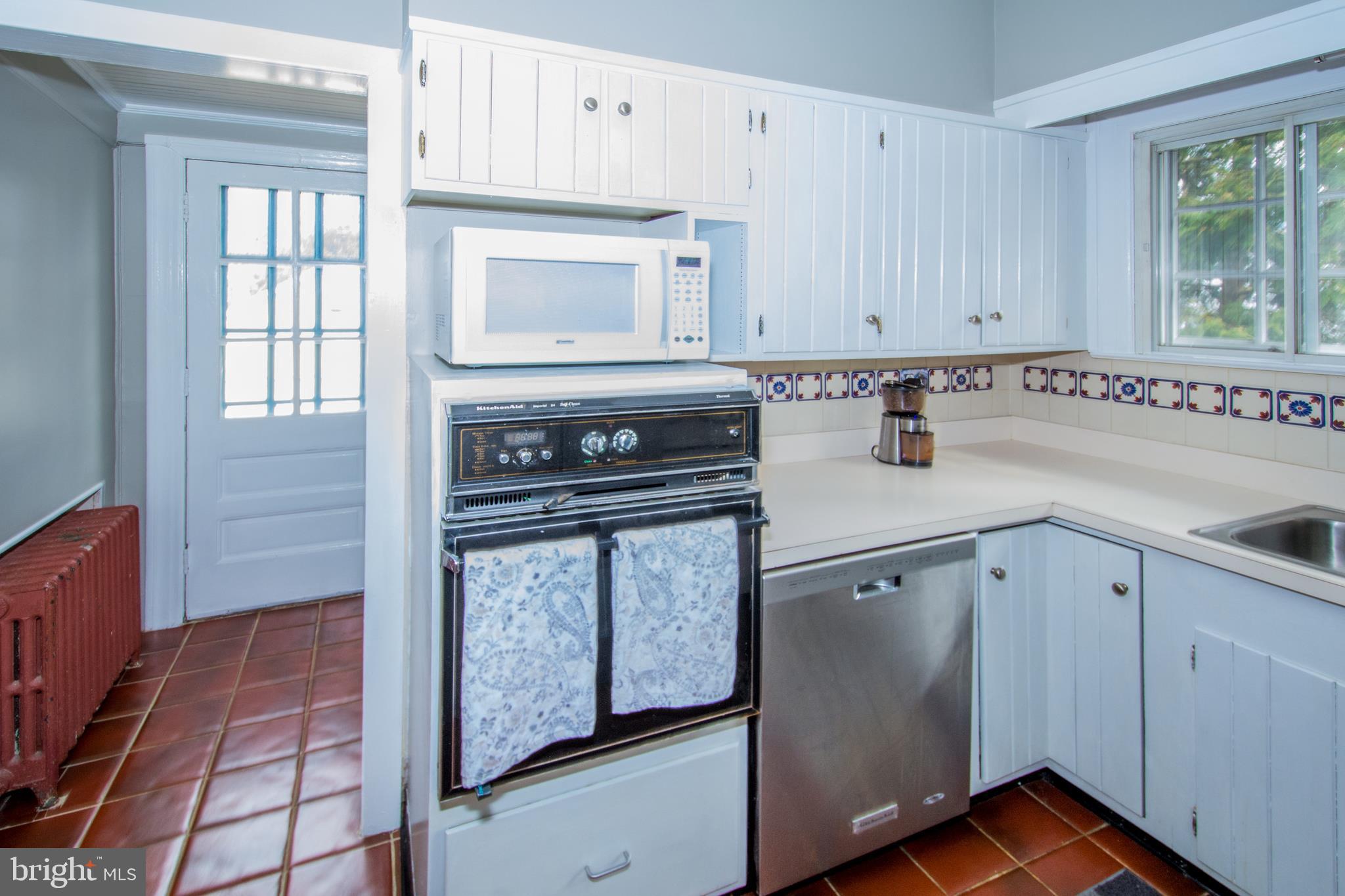 2402 Everton Road Baltimore, MD 21209 - Photo 15 of 44