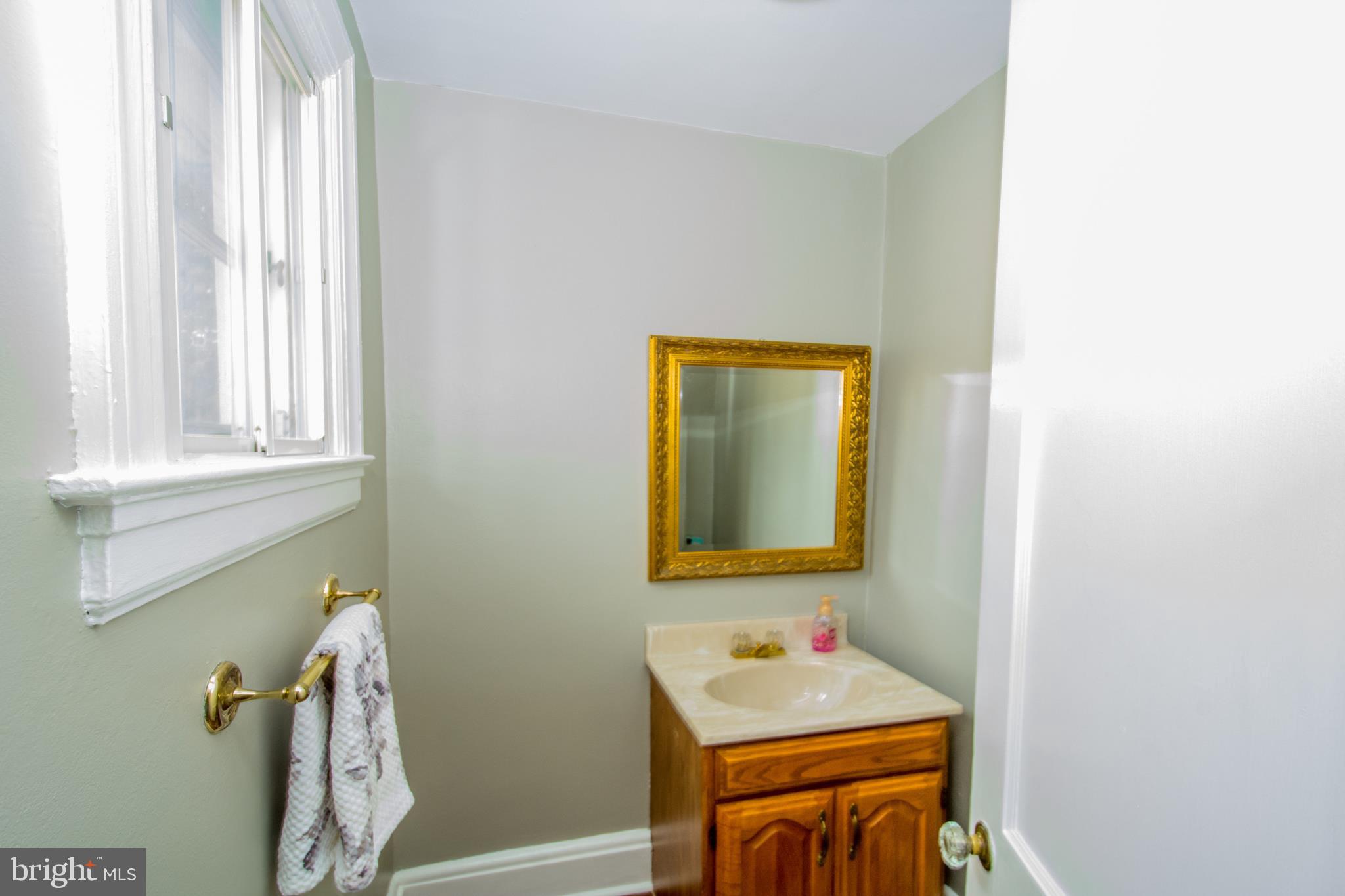 2402 Everton Road Baltimore, MD 21209 - Photo 18 of 44