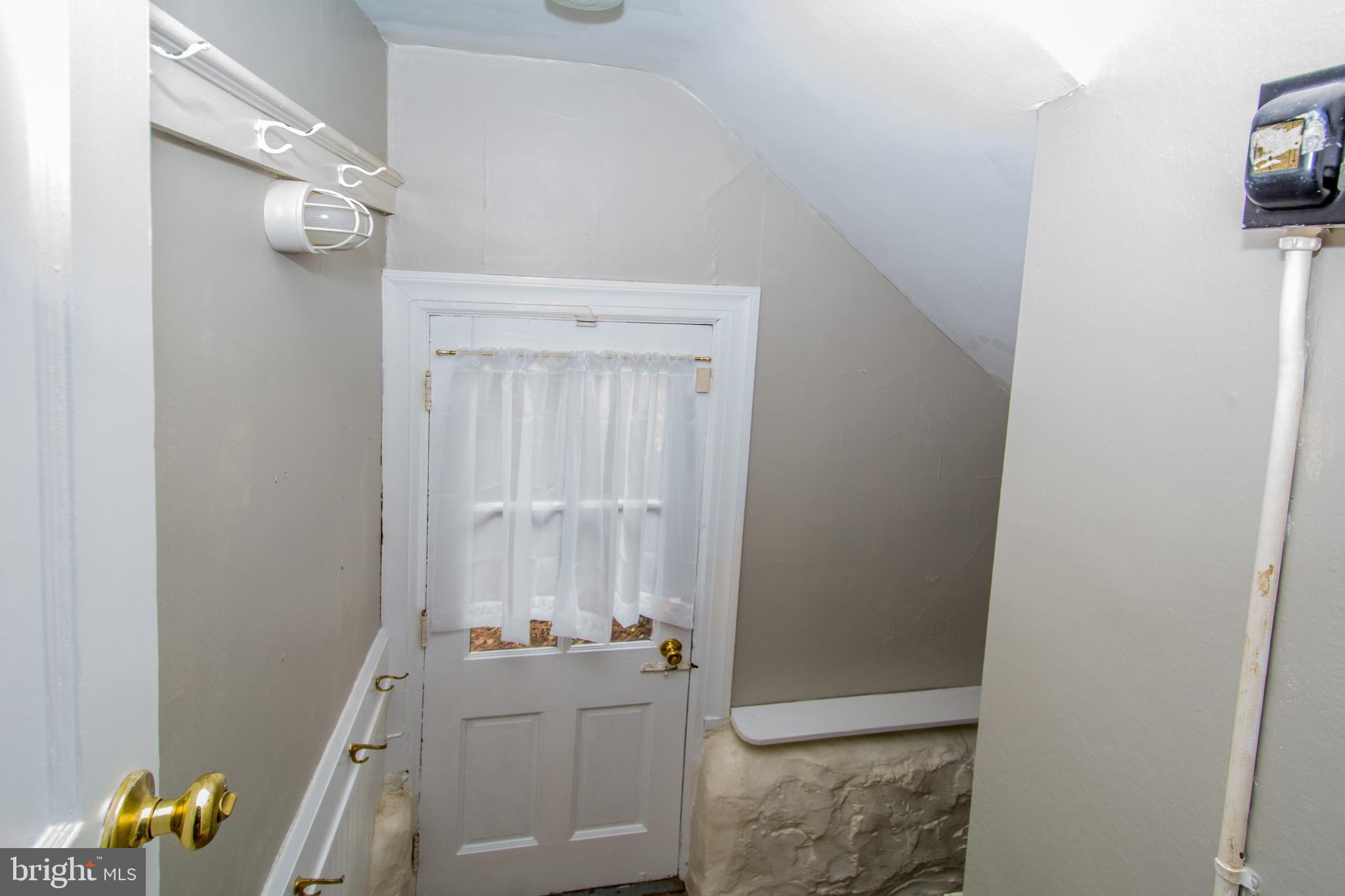 2402 Everton Road Baltimore, MD 21209 - Photo 19 of 44